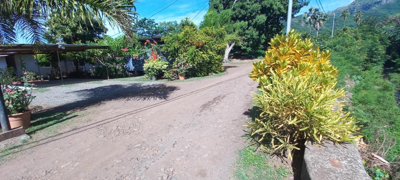 Pension Toka Eva Nuku Hiva Buitenkant foto